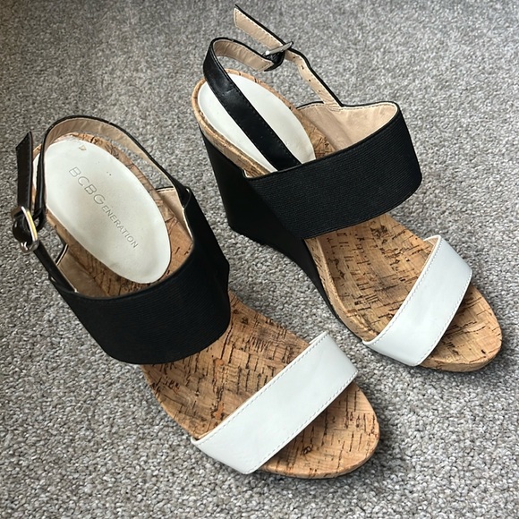 Size 7 US 37 EU, black white with cork heel 4”. In over all good shape! - Picture 4 of 10